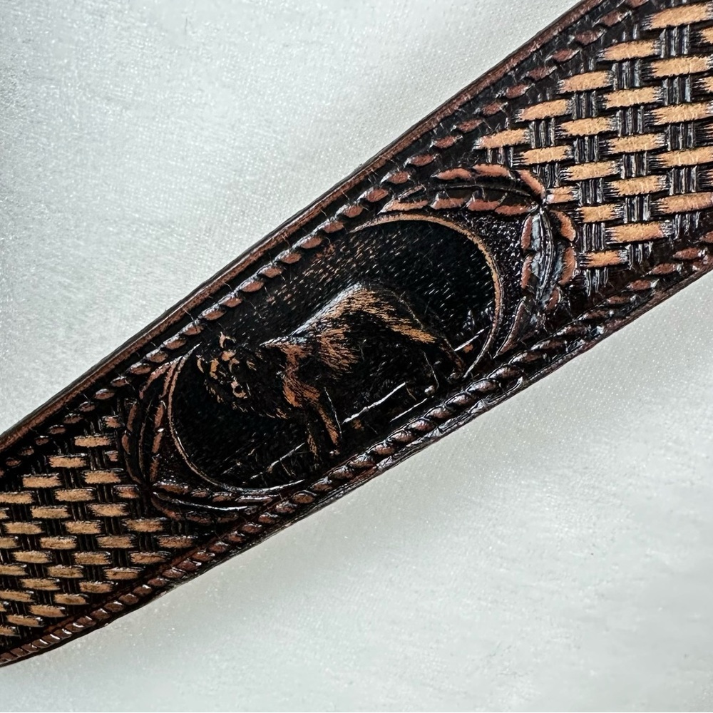 Vintage Tooled Cowhide Wolf Embossed Western Belt Men’s Size 42” - Picture 5 of 16